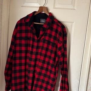 Vintage Woolrich Ladies Red and Black Checkered Shirt (Buffalo Plaid)